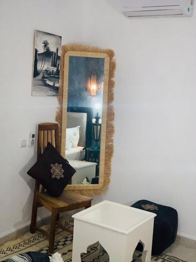 Riad Les Miroirs Marrakesh Exteriör bild