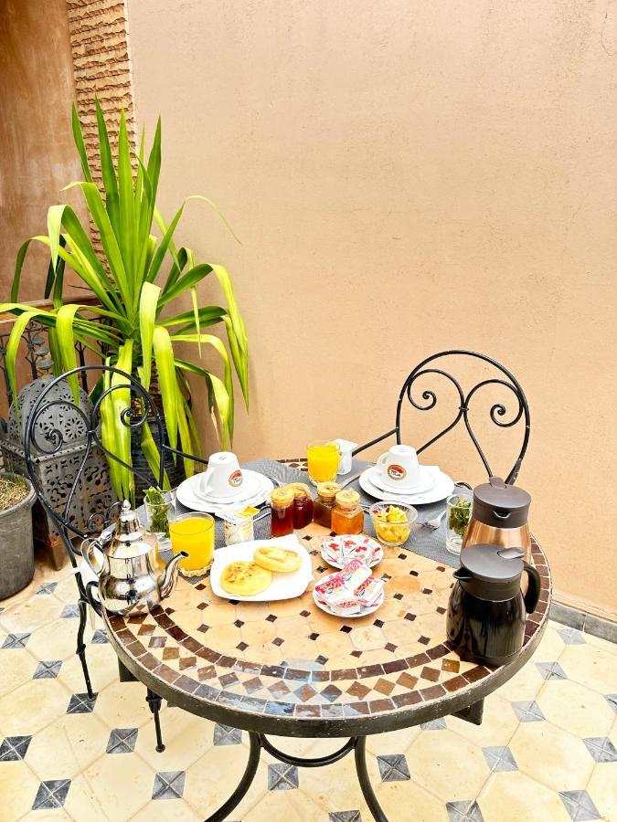 Riad Les Miroirs Marrakesh Exteriör bild